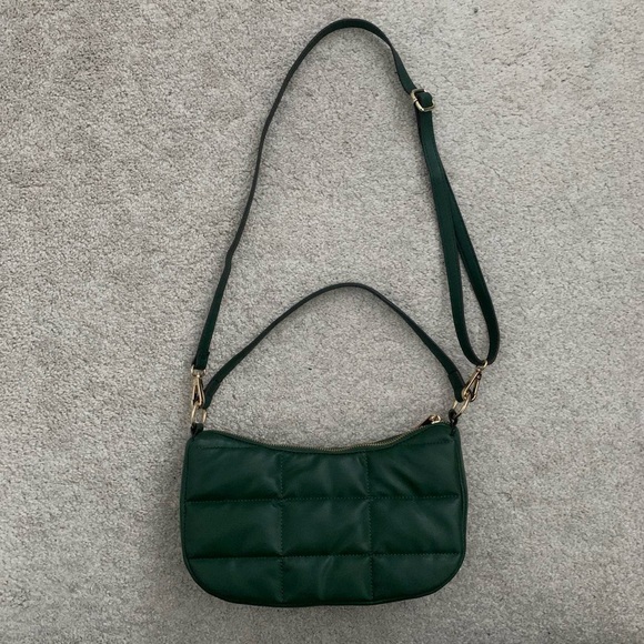 FOREST GREEN QUILTED SHOULDER BAG + detachable crossbody strap 💚🌲 - Picture 3 of 3